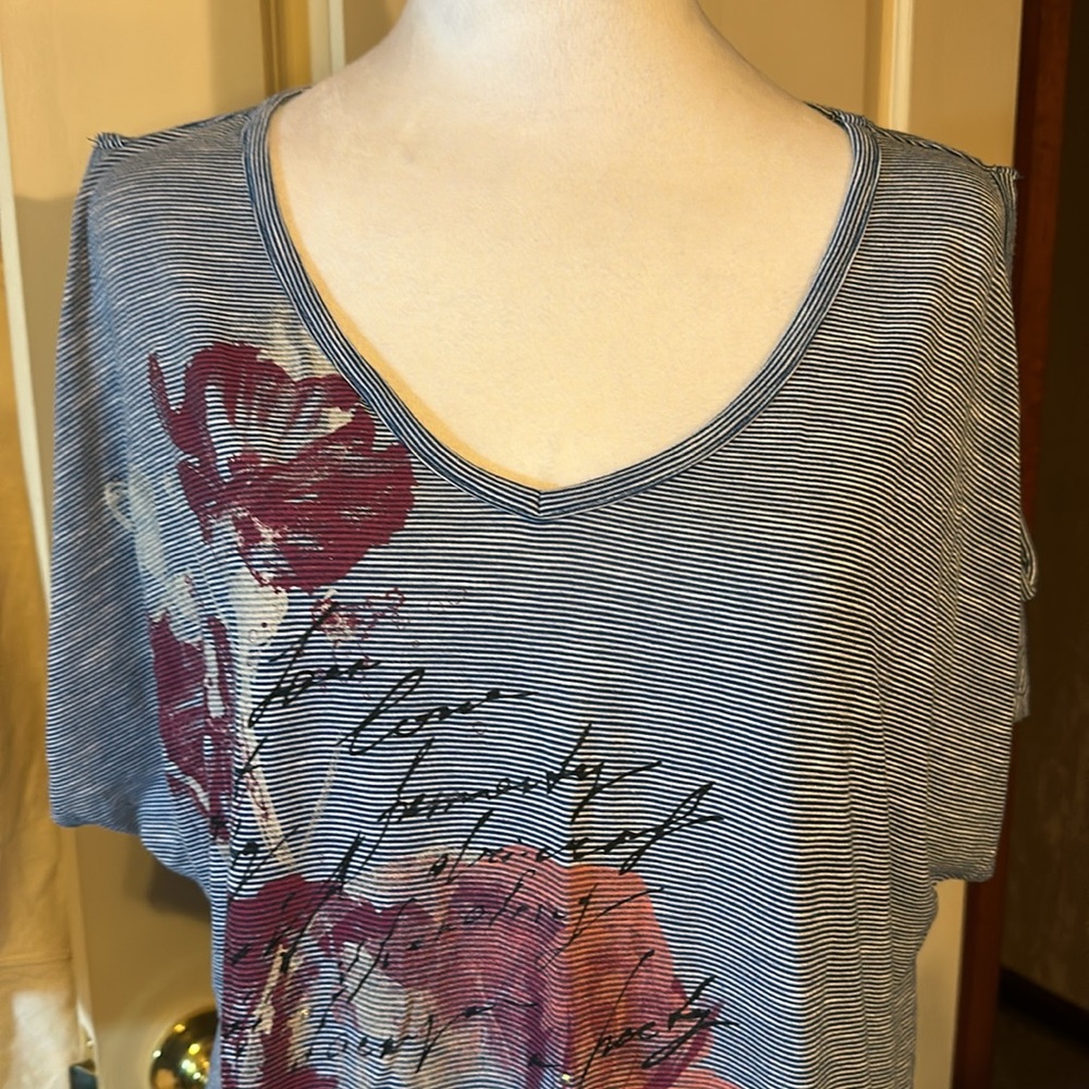 Blue strip w/rhinestone cold shoulder scoop neck 
Gently worn